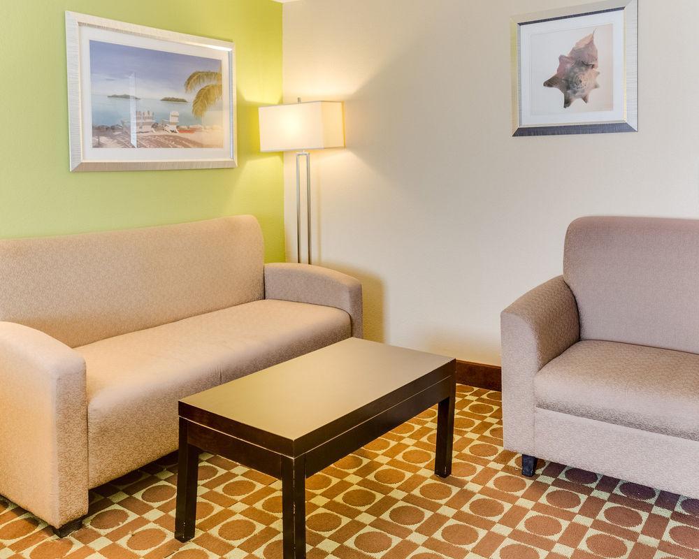 Garner Hotel Virginia Beach North By Ihg Esterno foto